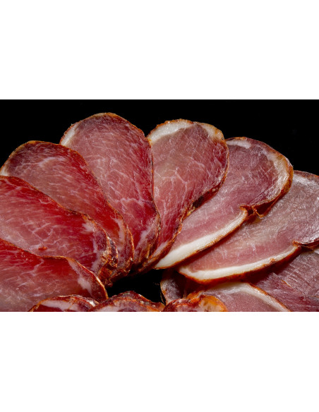 Lomo embuchado de elaboración artesana de gran calidad.